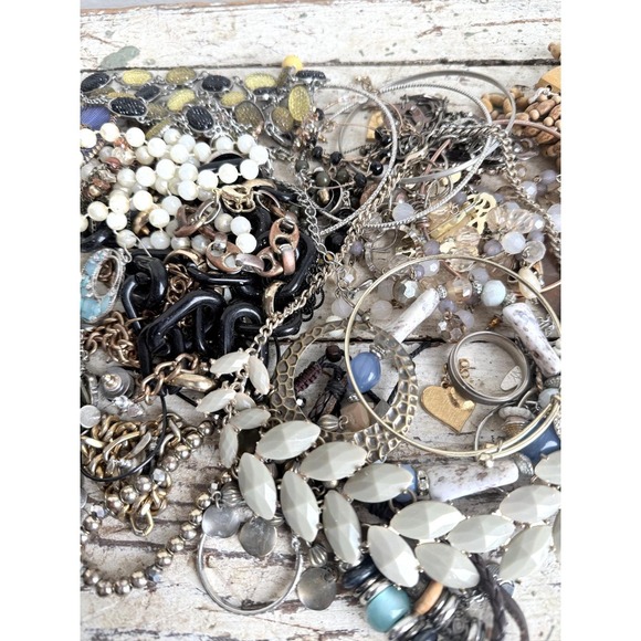 Lot Jewelry Mixed Costume Wearable Repurpose Scrap Bracelets Necklaces Charms F - Picture 4 of 6